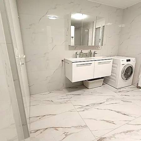 Luxus Kfj * Hohenems